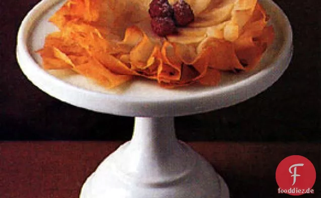 Birnen- und Himbeer-Phyllo-Blüten