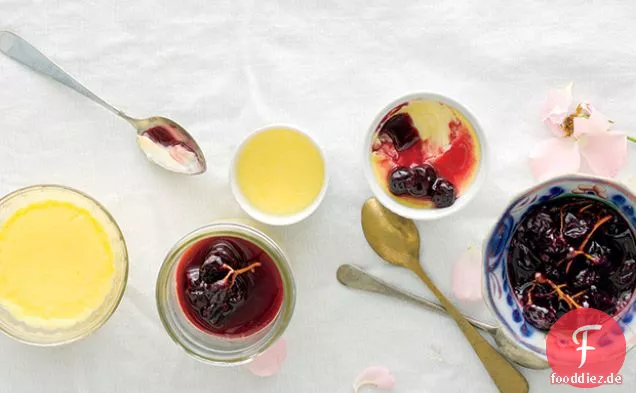Pots de Crème mit Riesling-pochierten Trauben