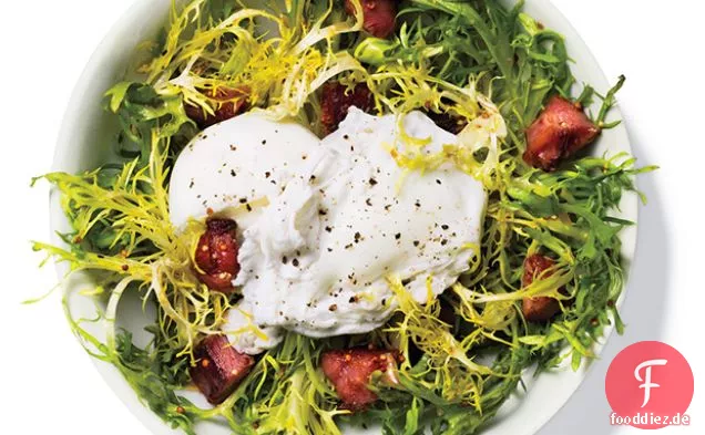 Pochiertes Eiweiß, Truthahn-Speck-Salat
