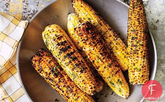 Gegrillter Mais mit Kräuterbutter