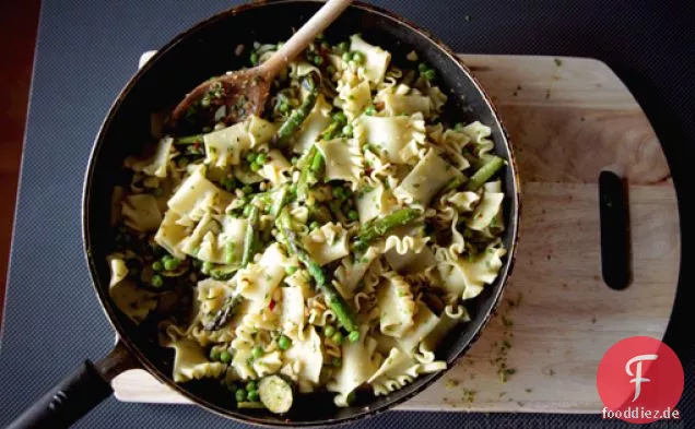 Mafalde Pasta W/ Grünes Gemüse & Zitrone