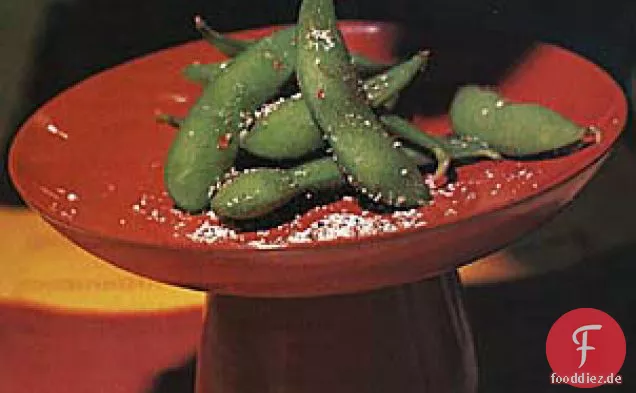 Salz-Pfeffer-Edamame (Sojabohnen in der Schote)