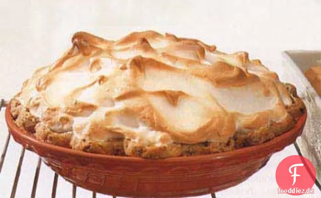 Zitronen-Baiser-Torte mit Pekannusskruste