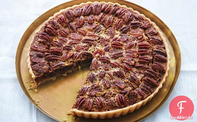 Pekannuss und Schokoladentarte mit Bourbon geschlagener Crème Fraîche