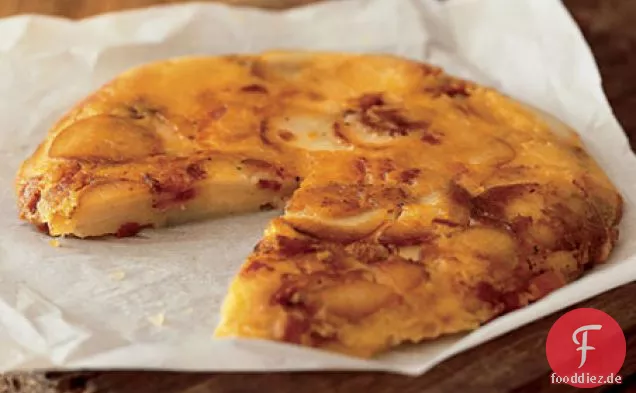 Kartoffelkuchen mit Käse und Speck