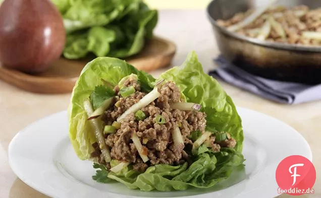 Asiatische Art Huhn und Birne Salat Wraps