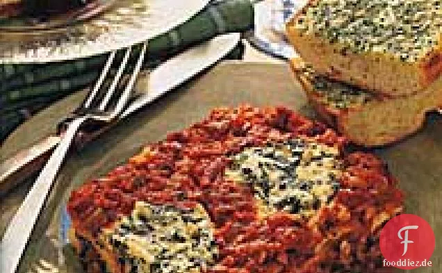 Putenwurst-Spinat-Lasagne mit würziger Tomatensauce