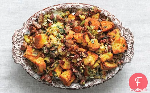 Maisbrot -, Wurst -, und Pekannuss-Dressing