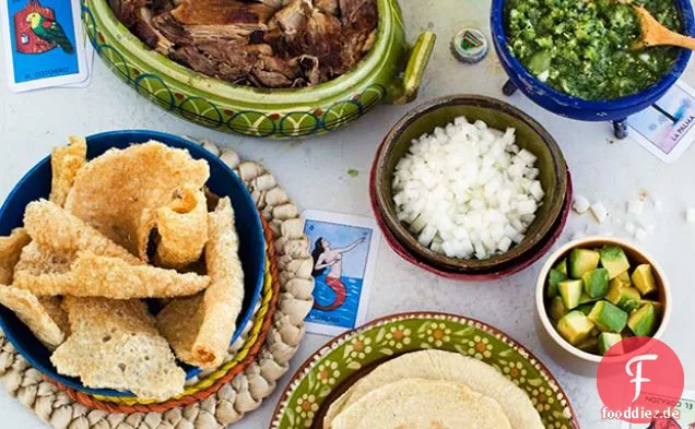 Tacos von Carnitas geröstet mit Orange, Milch und Pfeffer