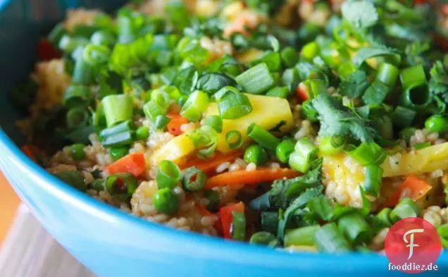 Veganer Ananas gebratener Reis