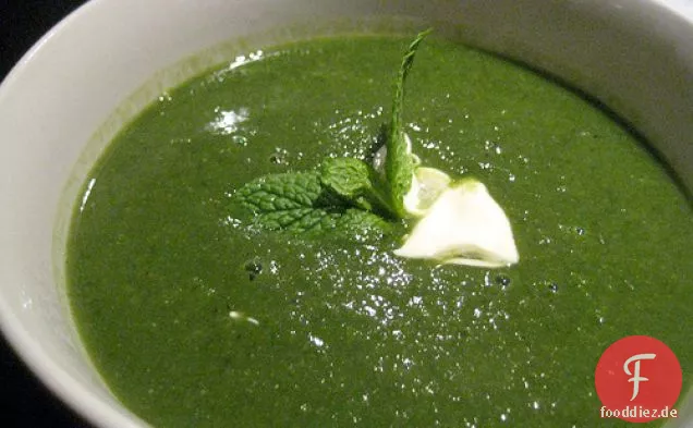 Erbsen-Spinat-Suppe mit Estragon & Thymian