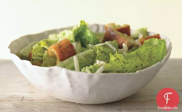 Basilikum-Caesar-Salat