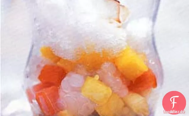Kokos- und Palmzuckersirup mit Tapioka, tropischen Früchten und rasiertem Eis