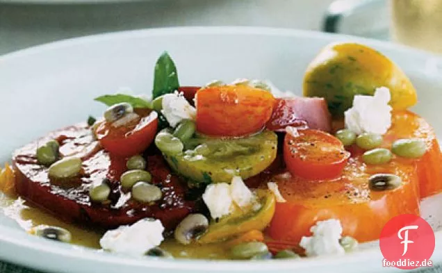Erbstück Tomatensalat mit frischen Lady Erbsen