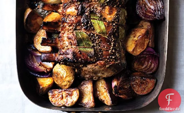 Apfelwein-Schweinebraten mit Kartoffeln und Zwiebeln