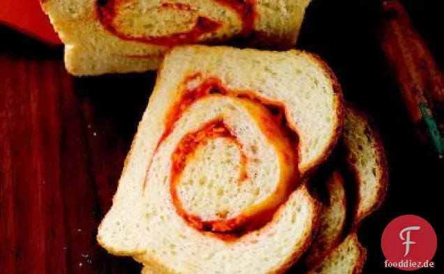 Cheddar-Sriracha Swirl Brot