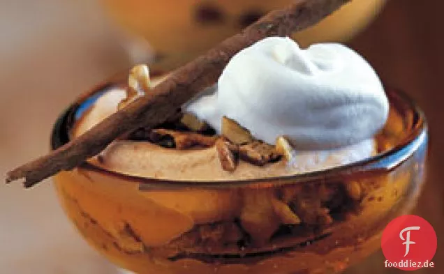 Gefrorenes Kürbismousse mit Walnuss-Toffee Crunch