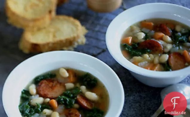 Grünkohl und weiße Bohnensuppe