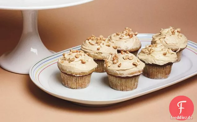 Bananen-Cupcakes mit Erdnussbutter-Zuckerguss