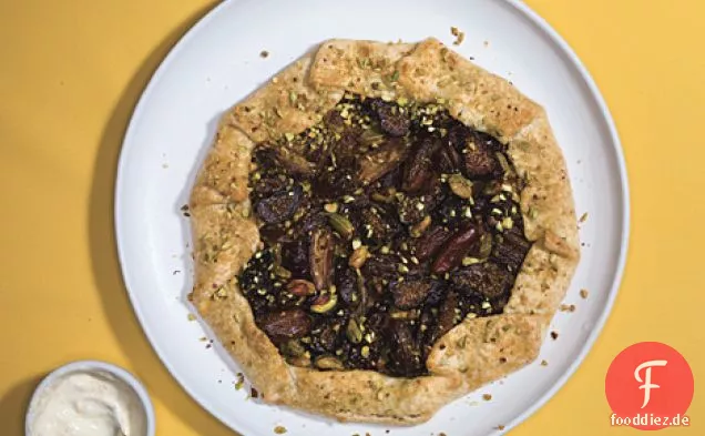 Trockenfrüchte und Nuss Crostata
