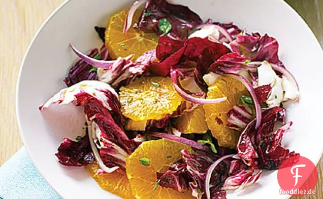 Orangen-, Radicchio- und Oregano-Salat