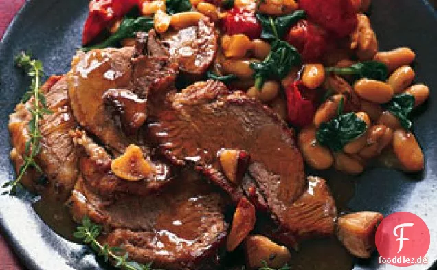 Wein-Geschmorte Lammkeule mit Knoblauch