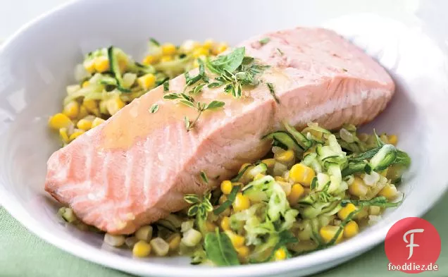 Pochierter Lachs mit Mais und Weißwein-Butter-Sauce