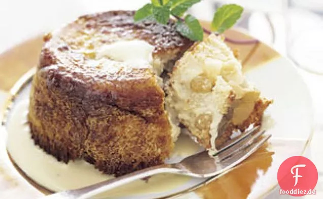 Birne Charlottes mit Kamille Crème Anglaise