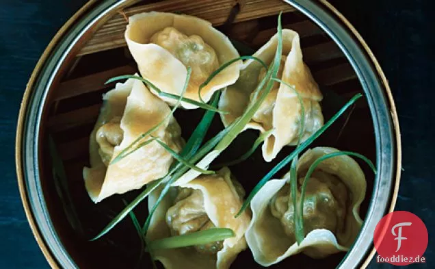 Schweinefleisch und Schnittlauchknödel