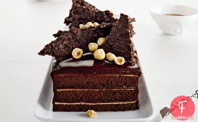 Schokoladen-Haselnuss-Kuchen mit Praline Chocolate Crunch