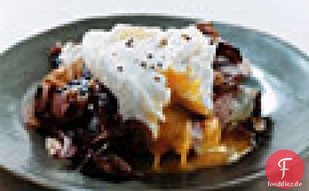 Getrüffelter Toast mit Radicchio und Ei