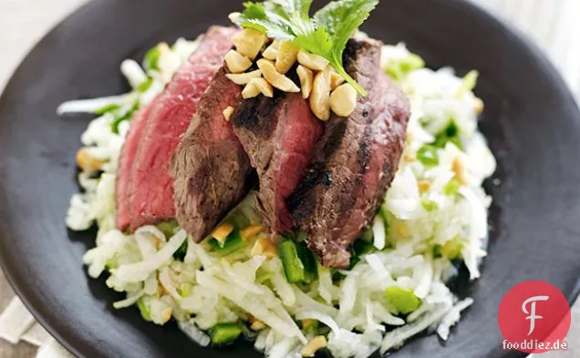 Gegrilltes Rindfleisch, Jícama und Apfelsalat