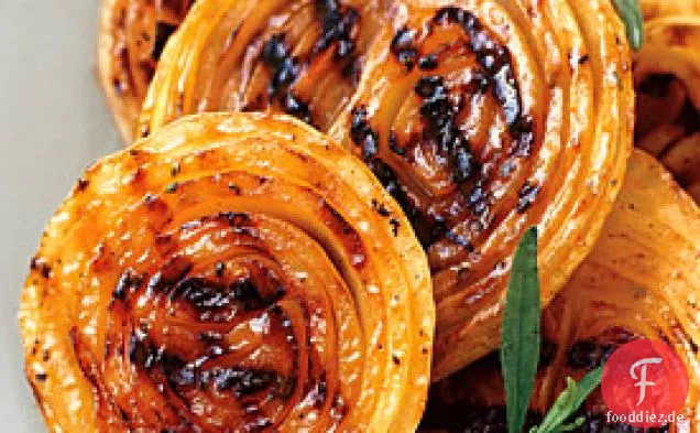 Bbq Zwiebelsteaks mit Honig-Senf-Sauce
