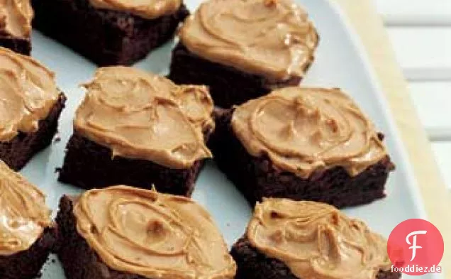 Schokoladen-Brownies mit Erdnussbutter-Zuckerguss