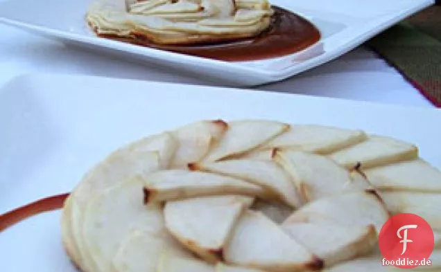 Apfel Galettes mit Karamellsauce