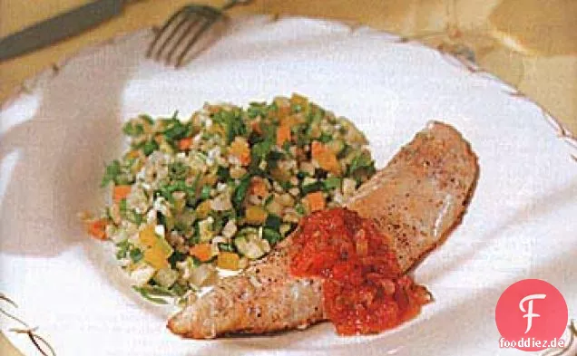 Knuspriger Gemüse- und brauner Reissalat