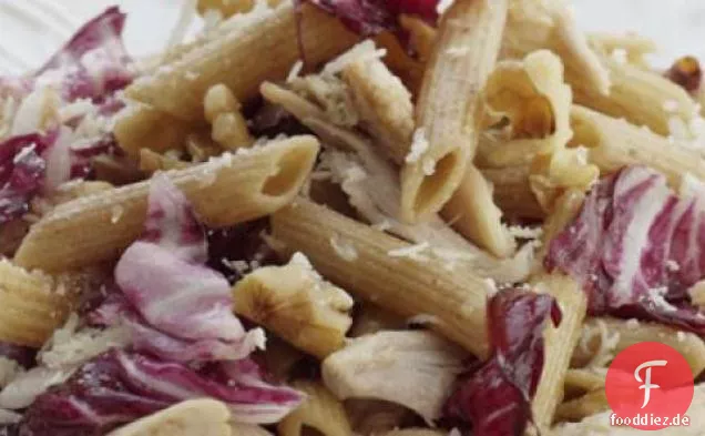 Penne mit gebratenem Huhn und Radicchio Rezept