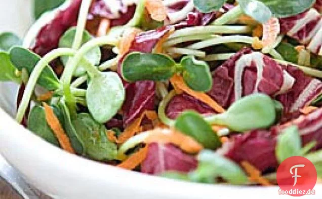 Karotten- und Sonnenblumensalat