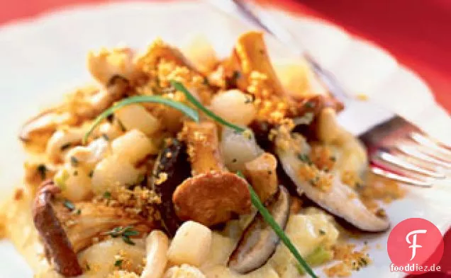 Bay Jakobsmuscheln mit Polenta, Champignons, Sherry und Petersilie Semmelbrösel