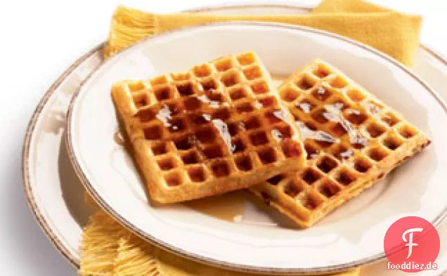 Knusprige Maismehl-Speck-Waffeln