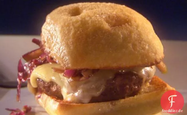 Toskanischer Espresso Burger mit gegrilltem Radicchio Slaw