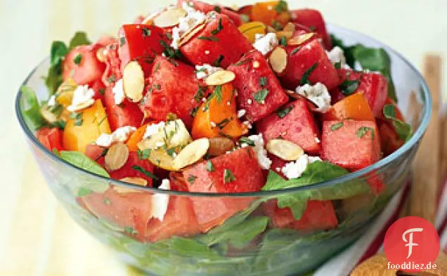 Tomaten-Wassermelonen-Salat mit Feta und gerösteten Mandeln