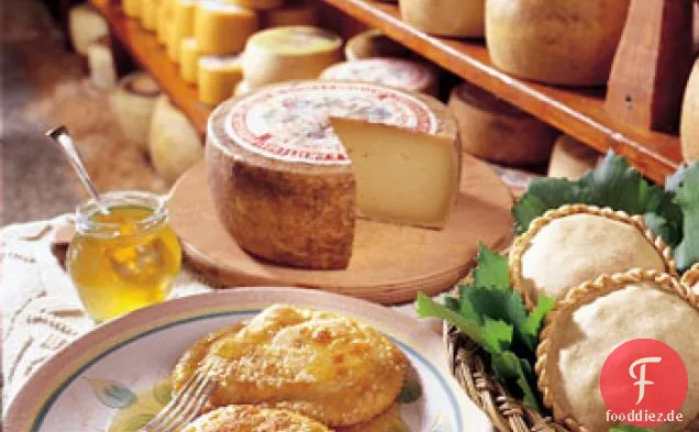 Gebratene süße Käse-Ravioli mit Honig