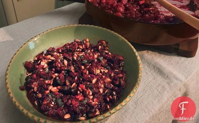 Cranberry-Salsa mit Koriander und Chili