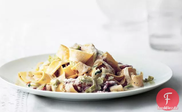 Cremige Pappardelle mit Lauch und Speck