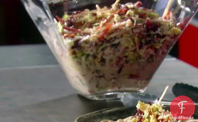 Savoy Jicama Slaw mit Zitrus-Kreuzkümmel-Dressing