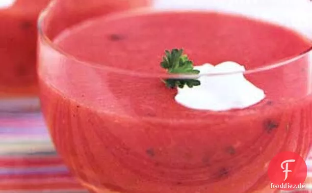 Kalte Tomaten-Sauerrahm-Suppe