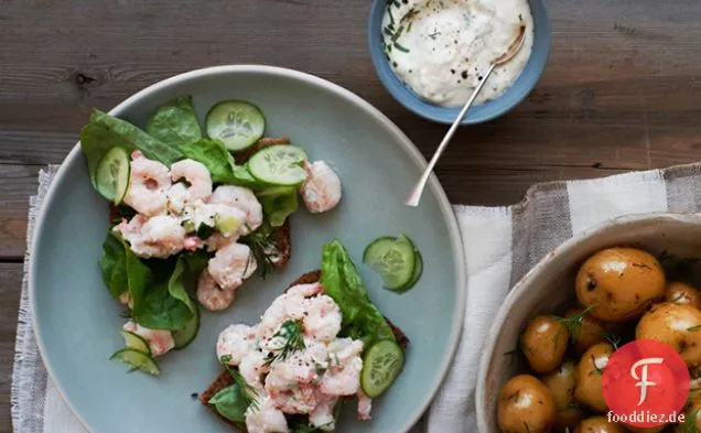 Garnelen-Gurken-Salat mit Meerrettich Mayo