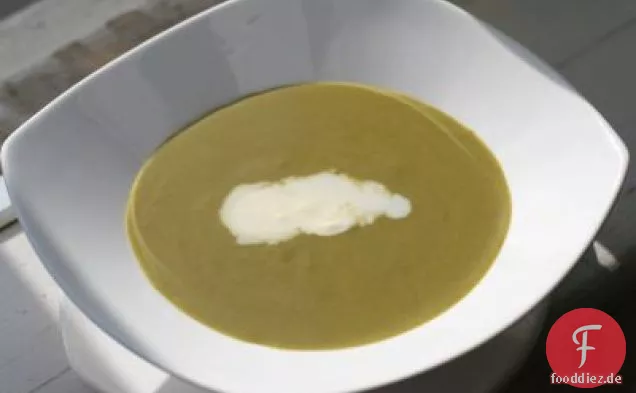 Sauerampfersuppe im französischen Stil