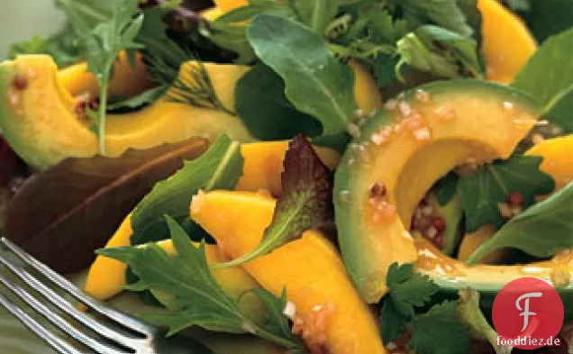 Avocado-Mango-Salat mit Passionsfrucht-Vinaigrette